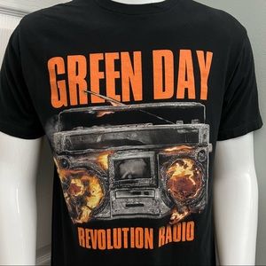 Green Day Revolution Radio Short Sleeve T Shirt Size M